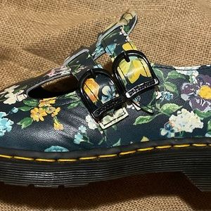 Dr. Martens 11 Mary Janes